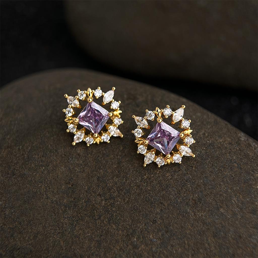 18k Gold Violet Zircon Starburst Stud Earrings: Vintage Luxury Court Style
