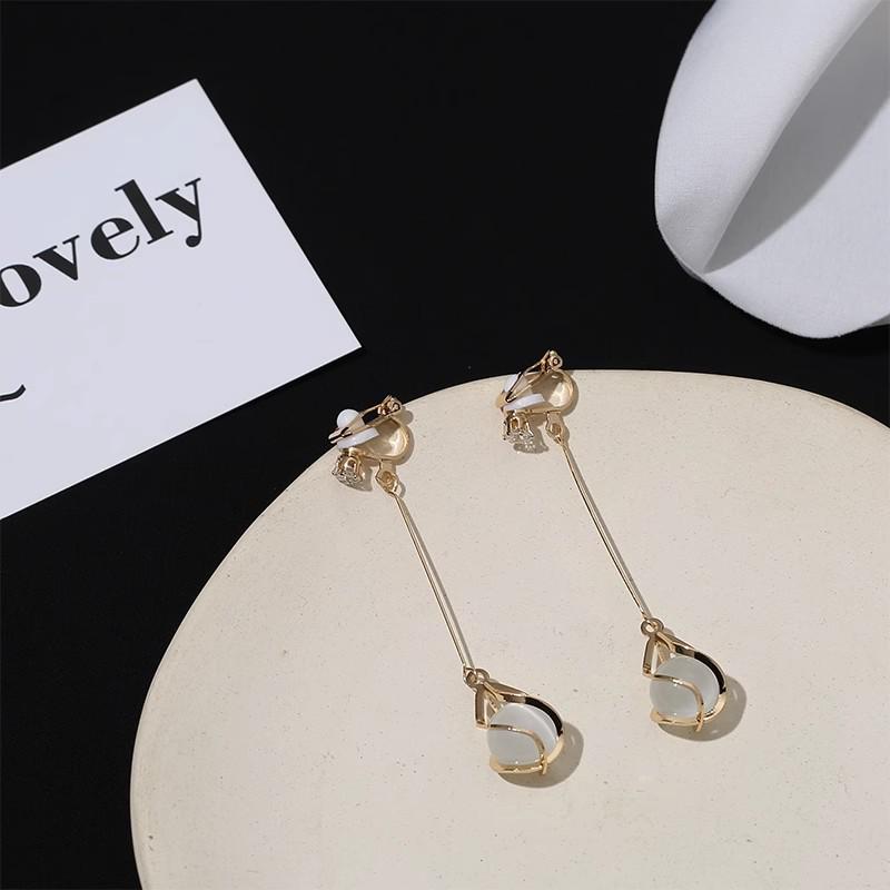 Painless Pearl Tassel Ear Clips for Women - Niche Design, No Piercing Required