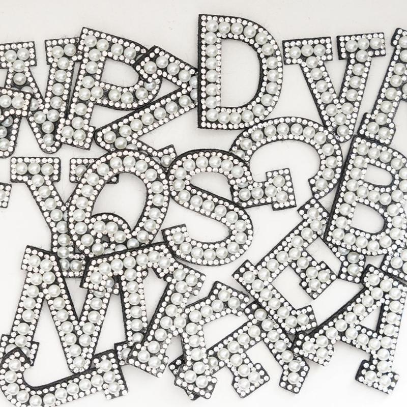 Strijkbare Letter Met Imitatieparels En Strass Steentjes Voor Kleding En Accessoires
