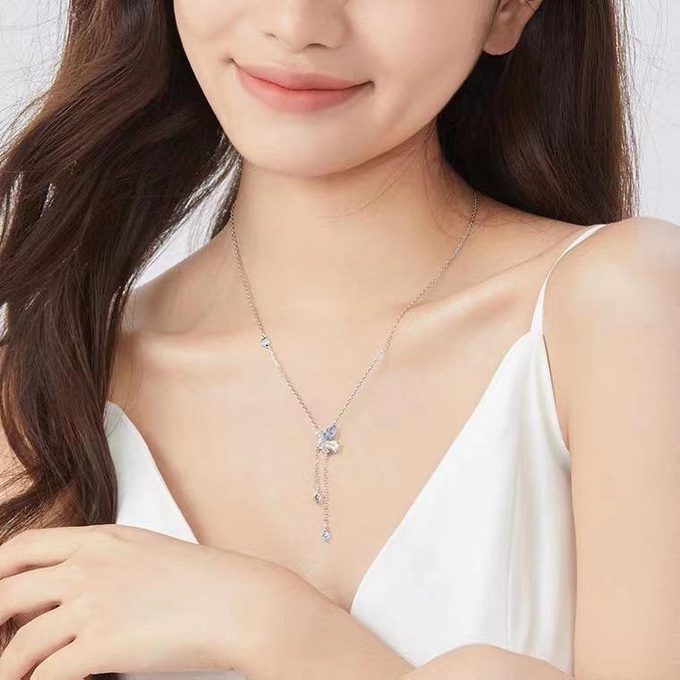 Fan Qi Weißkupfer Schmetterlingstanz Quasten Halskette – Elegante Leichte Luxus Mode