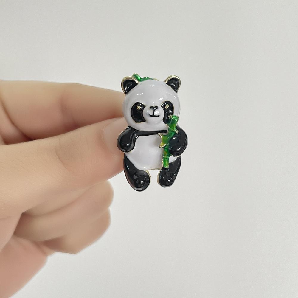Chinese Style Cute Panda Hugging Bamboo Brooch Cartoon Small Animal Corsage