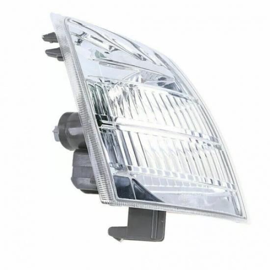 Указатель поворота в правом углу бампера для Nissan X-Trail T30 01-07 26170-EQ600