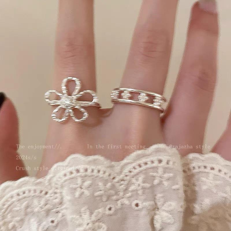 Hollow Flower Open Band Ring for Women - Retro French Design, Light Luxury Index Finger