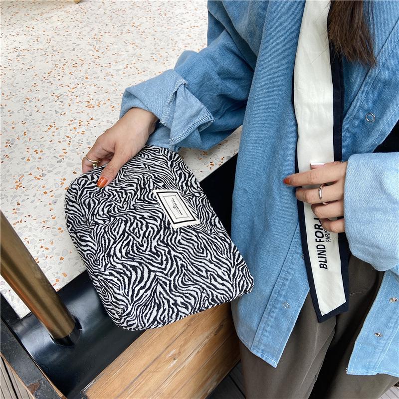 Korean Fashion Leopard & Zebra Print Canvas Makeup Clutch for Women - Convenient Toiletry Storage Bag