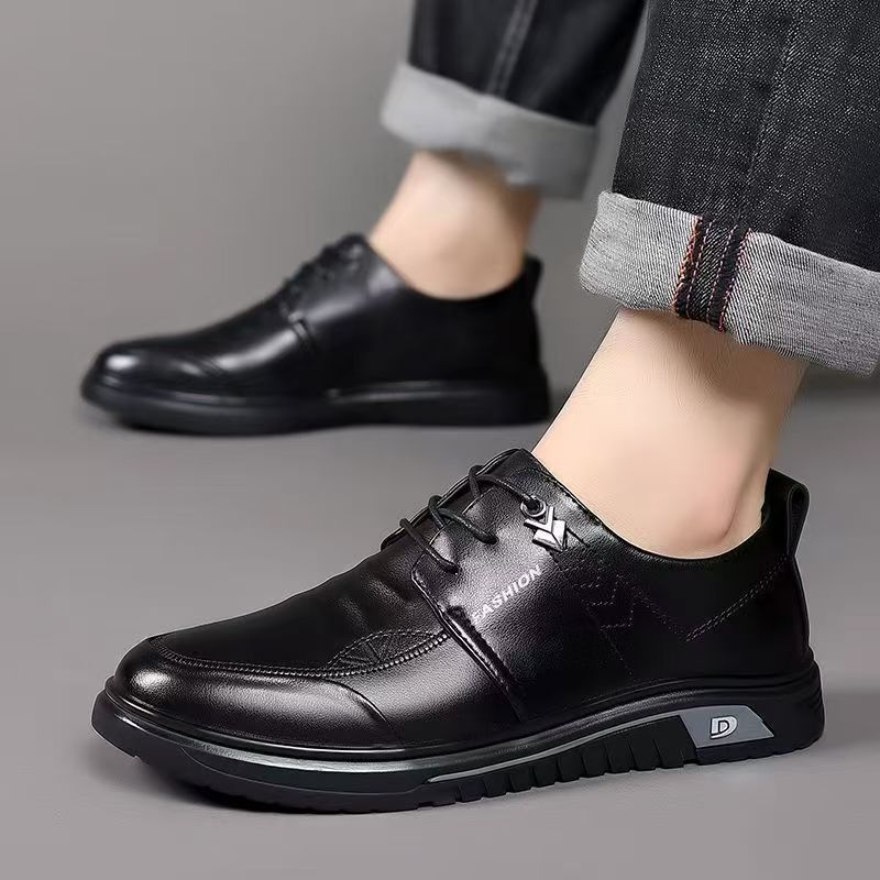 Popular Men's Shoes Casual Leather Shoes Trendy Fashion Comfortable Versatile Business Height Increase Men One Pedal