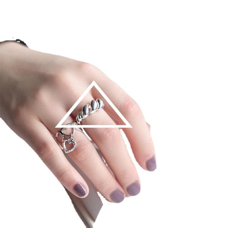 Korean-Style Retro Twist Croissant Ring: Open, Simple Line Design for Women