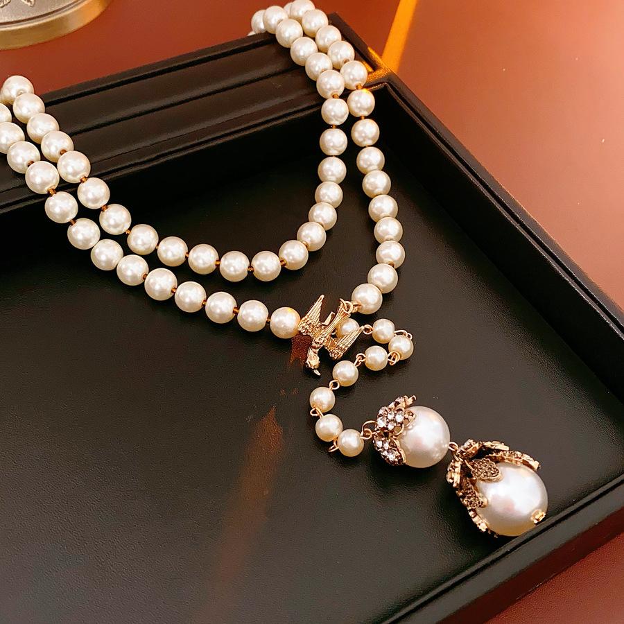 Bracelet rond fleuri européen et américain serti de diamants, boucles d'oreilles, collier, collier et ensemble de bijoux rétro pour femmes.