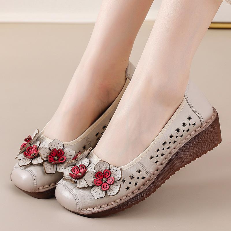 Summer New Women's Platform Wedge Sandals - Cut-Out Slip-On Design with Bohemian Flair, Vintage-Inspired Versatile Flats for Casual Outings