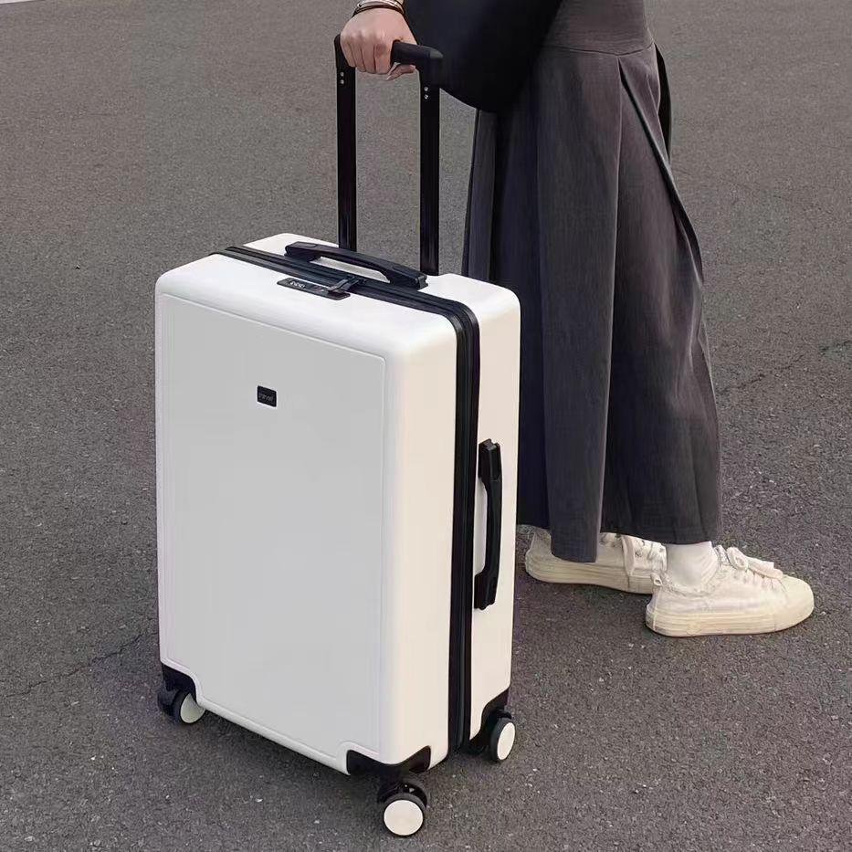 Durable Silent Universal Wheeled Carry-On Suitcase for Men, Women, and Students