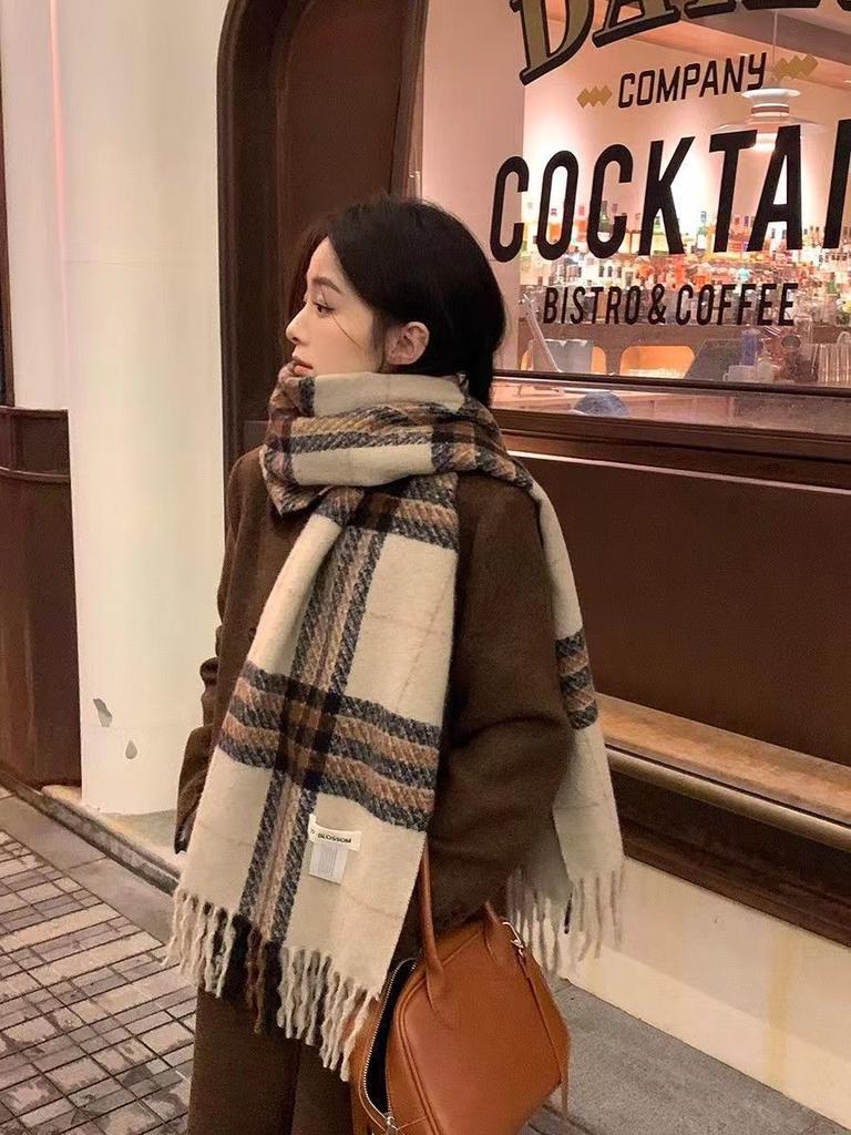 Plaid scarf women's winter high-end sense autumn and winter Korean version of the new imitation cashmere shawl thickened warm knitted scarf men