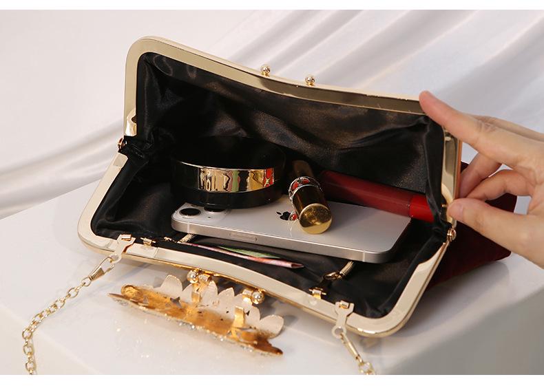 Handmade Beaded Pearl Evening Bag with Rhinestones: European & American Retro Qipao Style