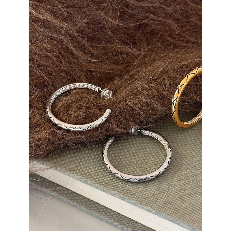 Western Classy Style Diamond Plaid Big Hoop Earrings Female Accessible Luxury Special-Interest Design Fancy Stud Earrings Vintage Ear Jewelry