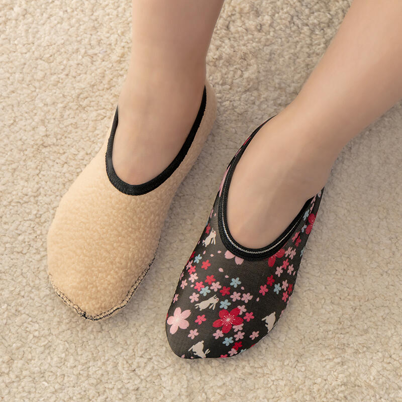 

Pinelle Thick Fleece Anti-Slip Floral Winter Boots Option 1