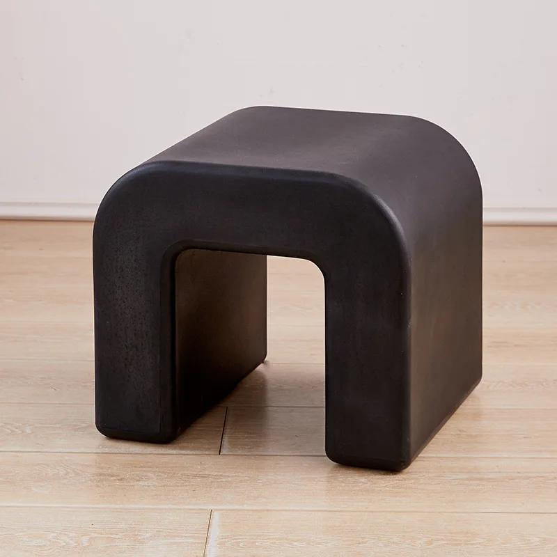 Moderne minimalistische kleine Hocker aus Kunststoff, Stühle, Couchtische, Beistelltische, Schuhhocker, Wohnzimmer, Balkon, Schlafzimmer, niedrige Hocker
