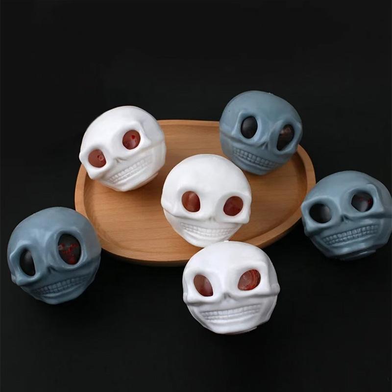 1/2Pcs Squeeze Skulls With Blood And Maggots Halloween Prank Toys Halloween Stress Balls Squeeze Skull Fidget Decompression Toy