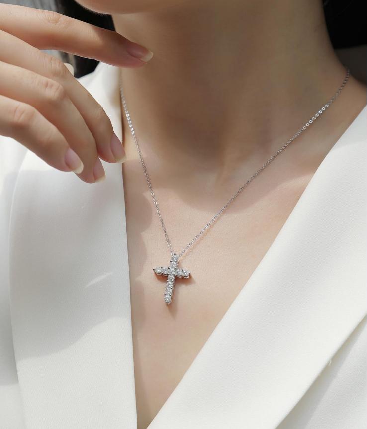 VVS Diamond Moissanite Cross Pendant Necklaces 925 Sterling Silver Jesus Cross Design Necklace Men Women Fine Jewelry