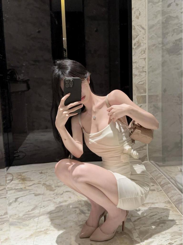 Sexy Low-Cut Spaghetti Strap Bodycon Dress for Women – Slim-Fit, Figure-Hugging Nightclub & Workwear Skirt