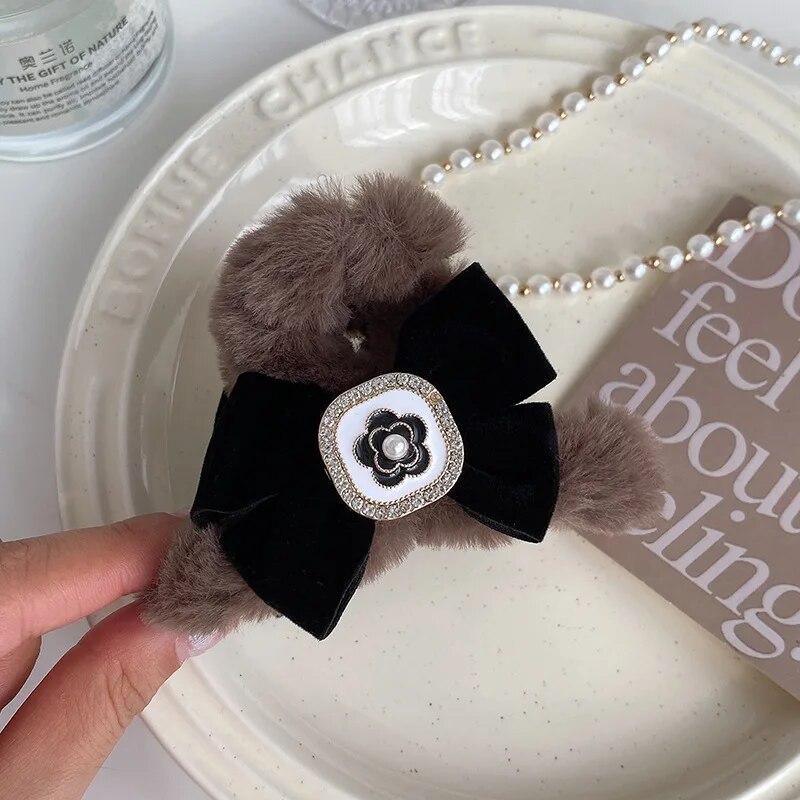 Sweet Bowknot Plush Hair Claw Clip New Classic Small Hair Clips Barrettes Hairgrips Headdress For Female Winter Hair Accessories