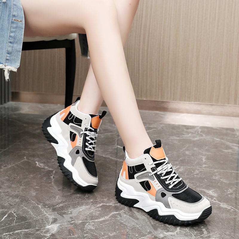 Neue farblich abgestimmte modische Freizeitschuhe 2025 Herbst vielseitig atmungsaktiv Dad-Schuhe erhöhte Sohle Student