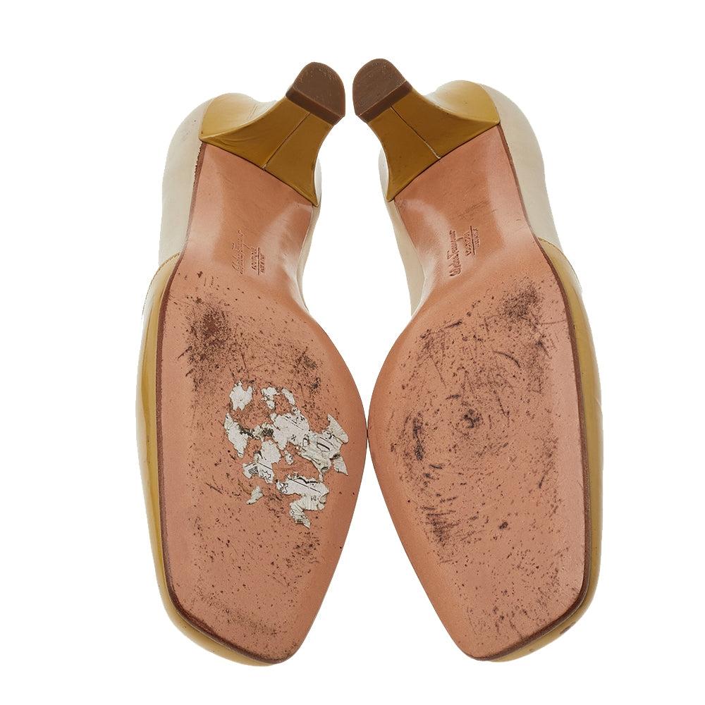 Salvatore Ferragamo Beige Leather And Patent Leather Pumps Beige