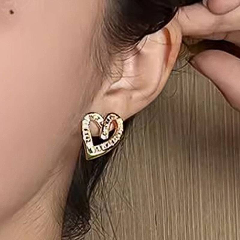 

Huitan Women Aesthetic Heart Stud Earrings Gold Color Full Shiny CZ Chic Sweet Accessories for Wedding Anniversary Zircon Gift