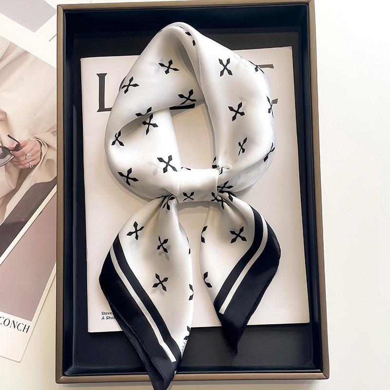 New Fashion Cat Print Satin Square Silk Scarf for Women Hand Bag Wrist Wraps Lady Scarves Shawl Neckerchief Foulard Luxury