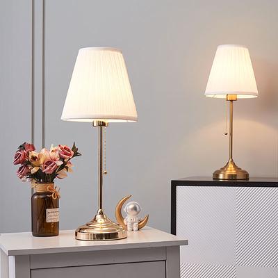 Lámpara de noche de dormitorio retro de estilo norte de Europa y América, lámpara de mesa pequeña de lujo europea, moderna, minimalista, creativa y cálida