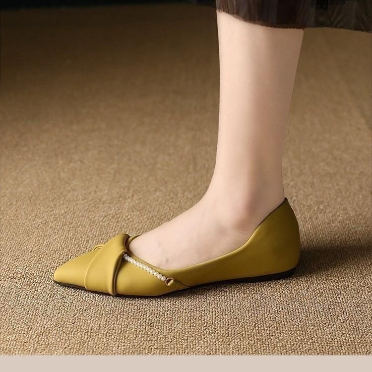 Single shoes for women in 2025 are popular, pointed soft leather is fashionable and versatile, comfortable, one pedal is not tired, and the feet are