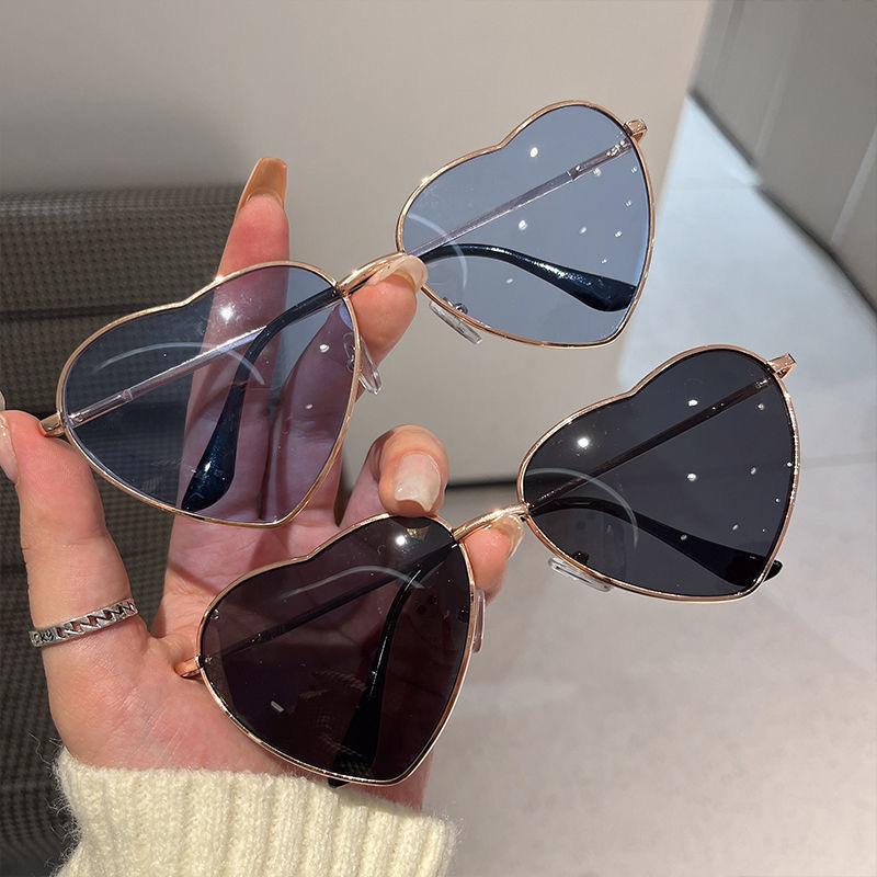 Sunglasses Female Love Glasses Photo Street Shot Summer Heart Type Man Too Glasses Retro Girl Cute