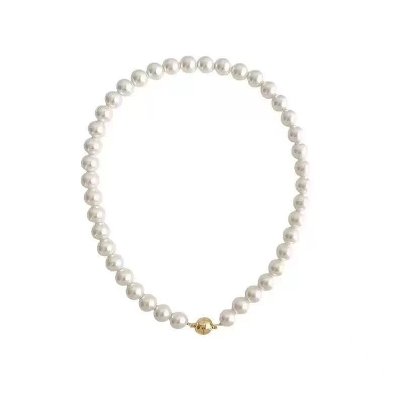 Elegant Women's Pearl Necklace with Magnetic Clasp - Classic, Versatile Choker