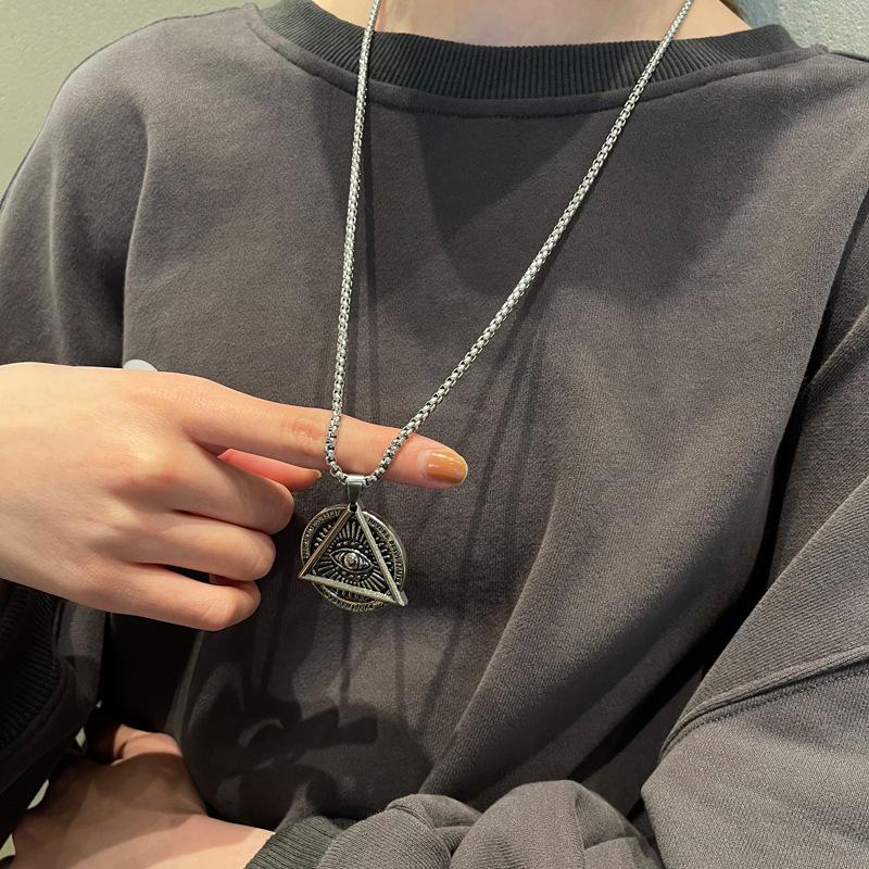 Trendy Men's Clavicle Necklace: Versatile, High-End, Simple Hip Hop Jewelry