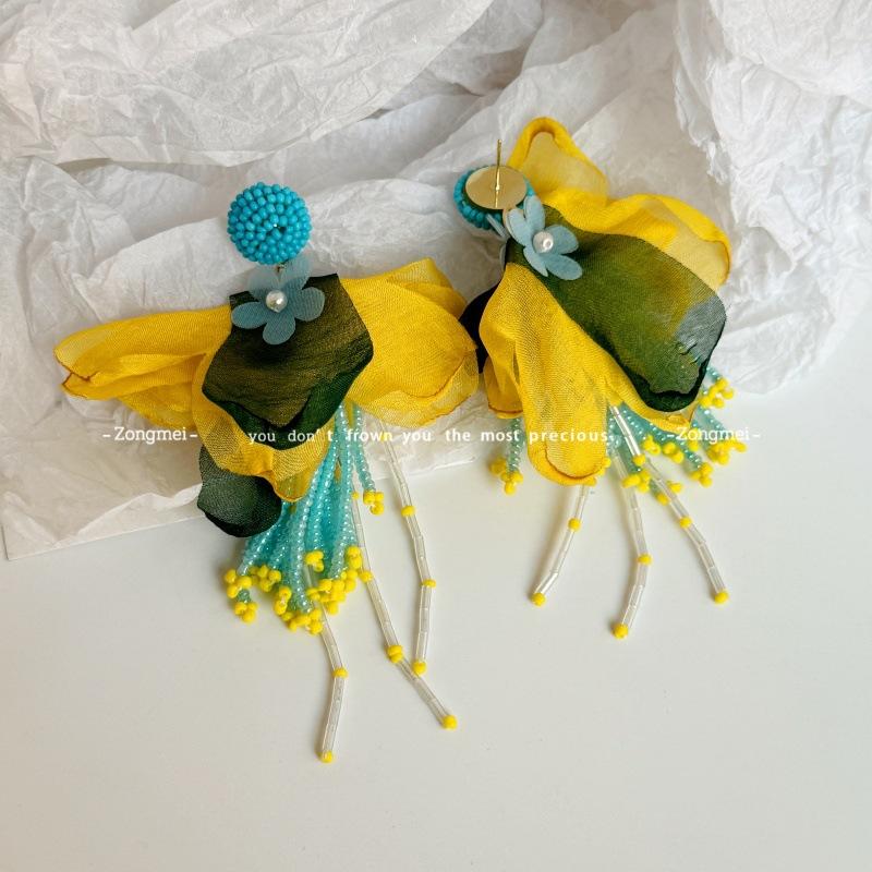 Retro handmade exaggerated yellow flower earrings, fringed stud earrings, earrings, travel jewelry, new women s ear clips without piercings.