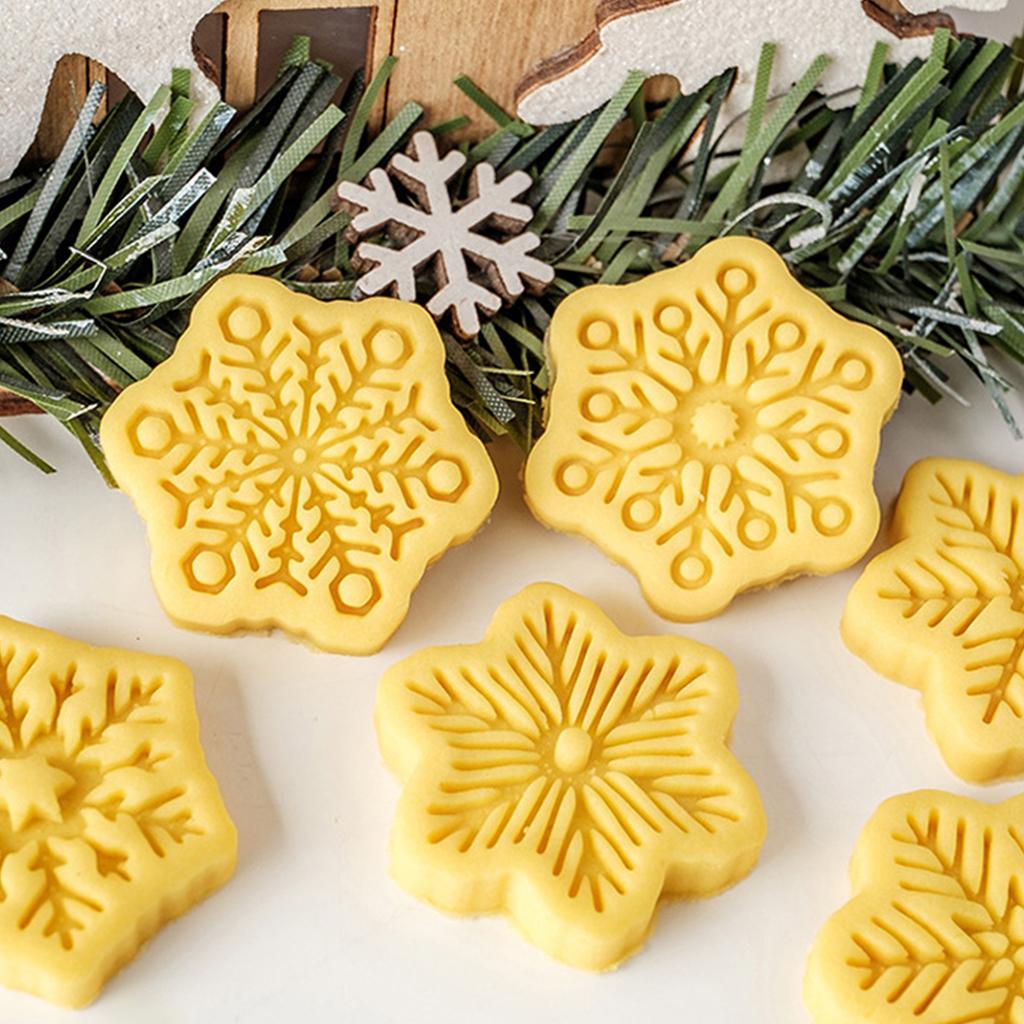 Christmas Snowflake Cookie Cutters Pressable Biscuits Mold Plastic Cookie Stamps DIY Cake Baking Tool Easy to Clean