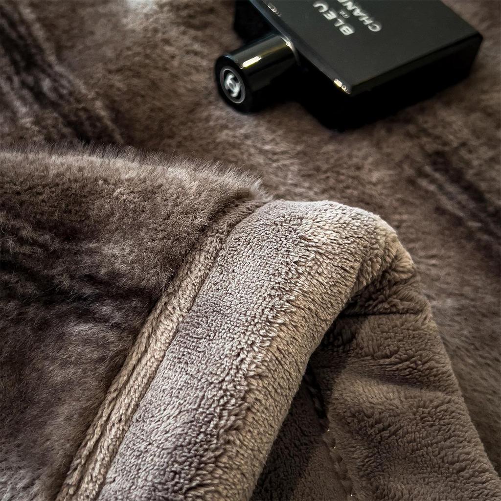 2025 Autumn/Winter Luxury Double-Sided Mink Blanket - Thickened Golden Sofa Throw with Zipper.