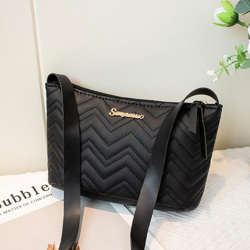 The New Women's Bag Is a Simple Shoulder Bag, a Letter-marked Small Bag, and a Fashionable Wavy Women's Bag.