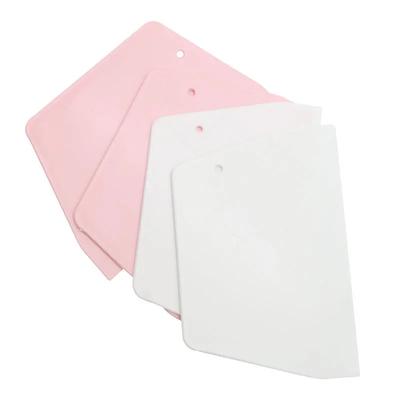 2 Colors Scraper Convenient Practical Hanging Hole Design Plastic Dough Scraper Cake Cream Scraper Baking Utensils Slicing
