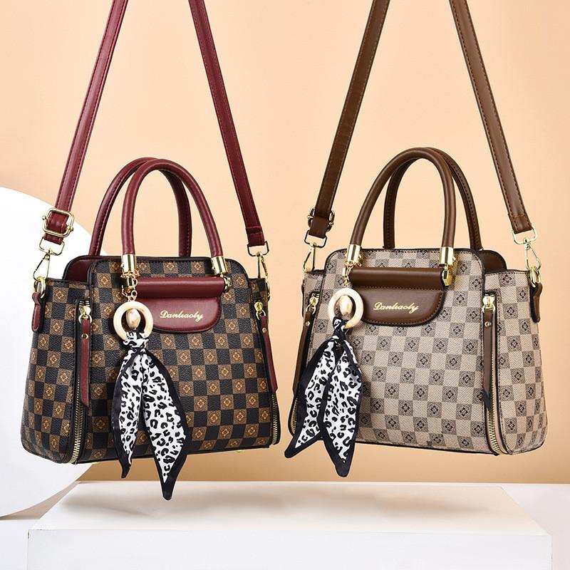 Chic Quilted Bucket Bag For Women Spacious And Stylish Pu Tote With Versatile Design