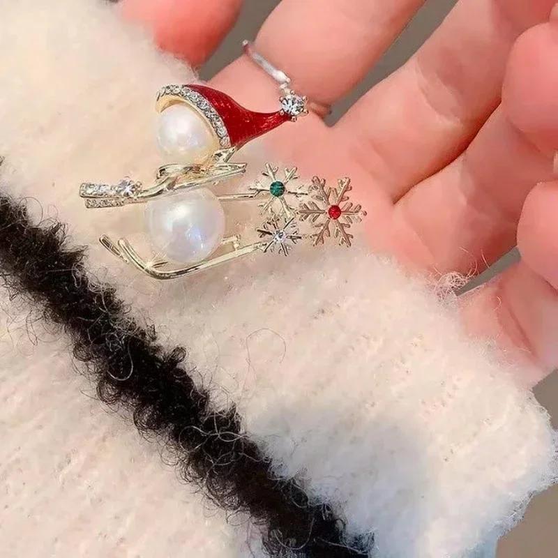 Lovely Shining Christmas Snowman Brooches For Women Rhinestone Enamel Metal Lapel Pins Sweater Scarf Badges New Gift