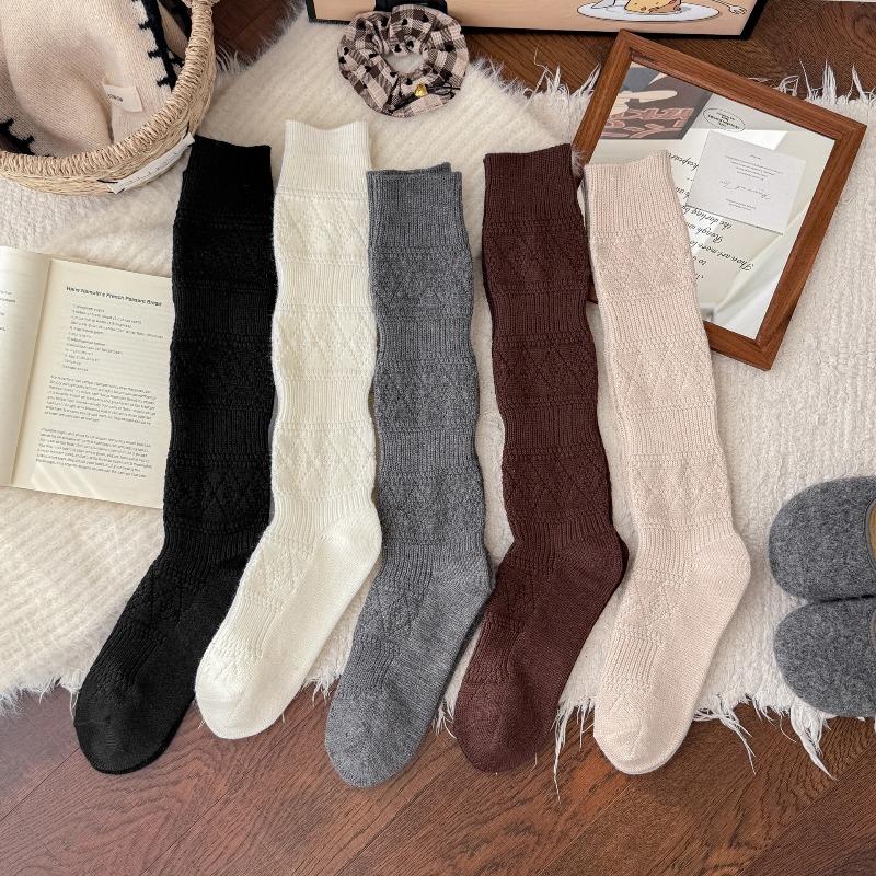 Winter and Autumn Checkered Dark Patterned Calf Socks, Warm and Slimming. Calf Socks for Children, Thick Wool Long Socks. College Style.