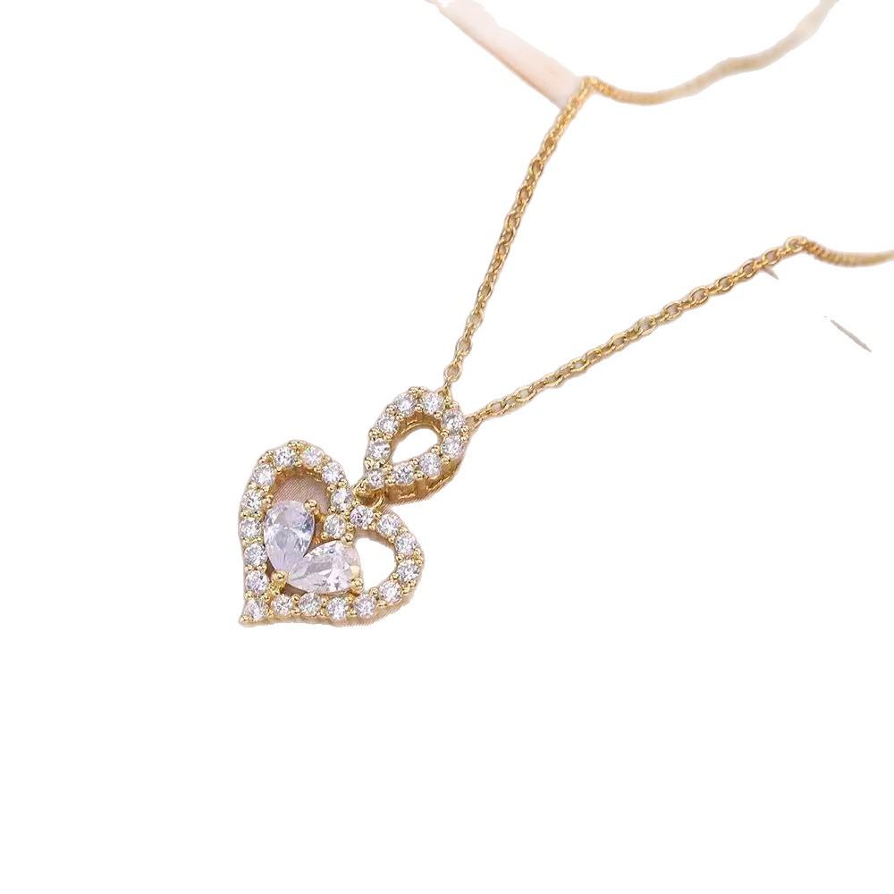 Vintage Titanium Steel Women's Pearl Pendant Necklace - Light Luxury Clavicle Chain