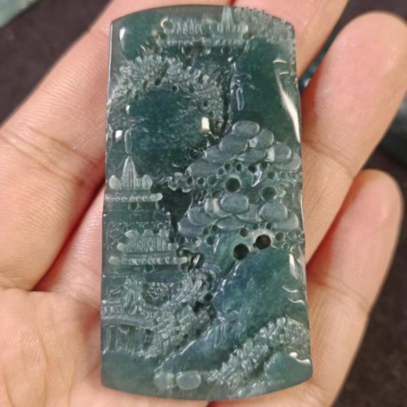 Кулон с нефритовым пейзажем: Натуральный резной нефрит для мужчин и женщин