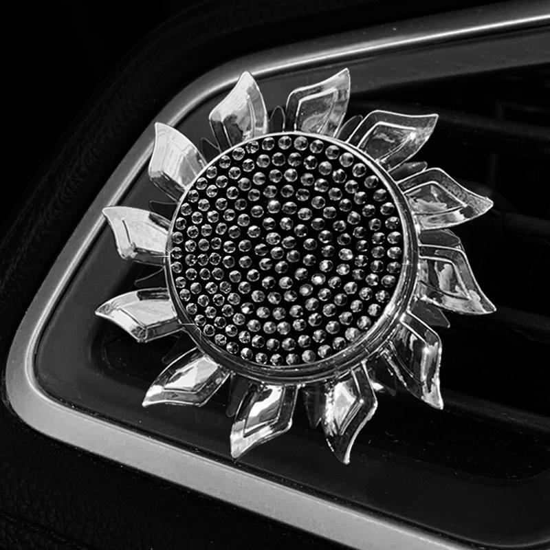 Car Air Freshener Spinning Car Vent Clip Fragrance Diffuser Bling Diamonds Stying Fan Shape Auto Decor Interior Accessories