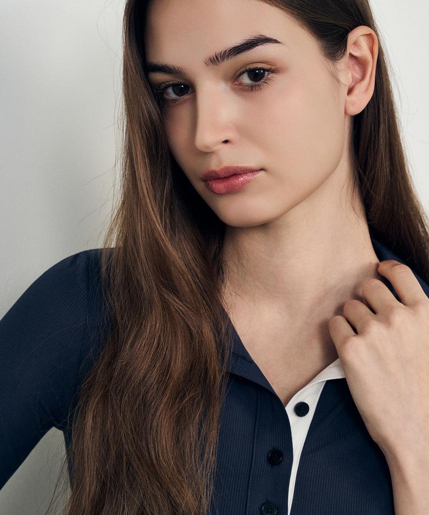 Laneonkyulleoseu Asymmetrical Cutout Collar Short Sleeve Top_Navy