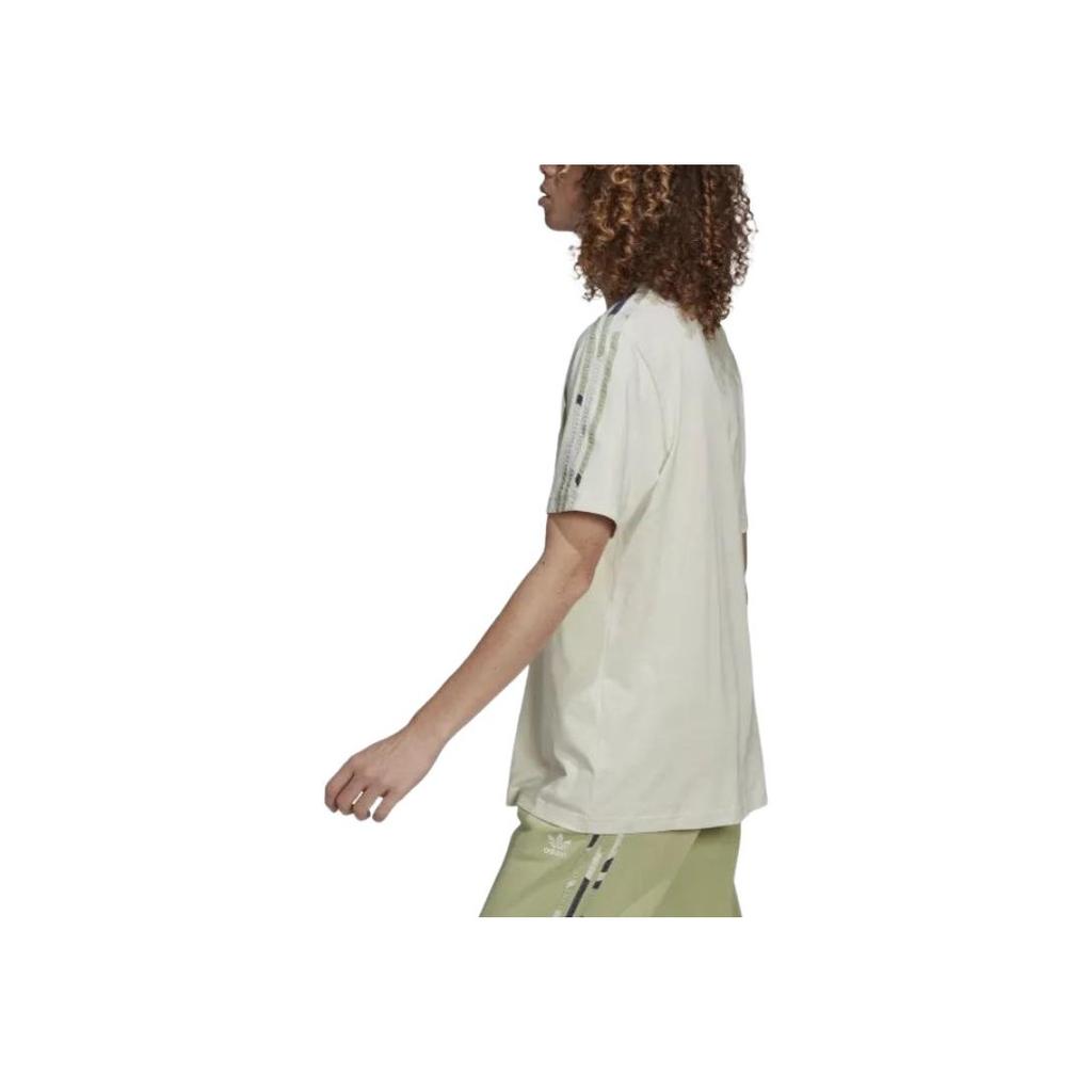 adidas Camiseta de Manga Corta con Relleno Camuflado Gráfico para Hombre Tops Gris Pista HF4889