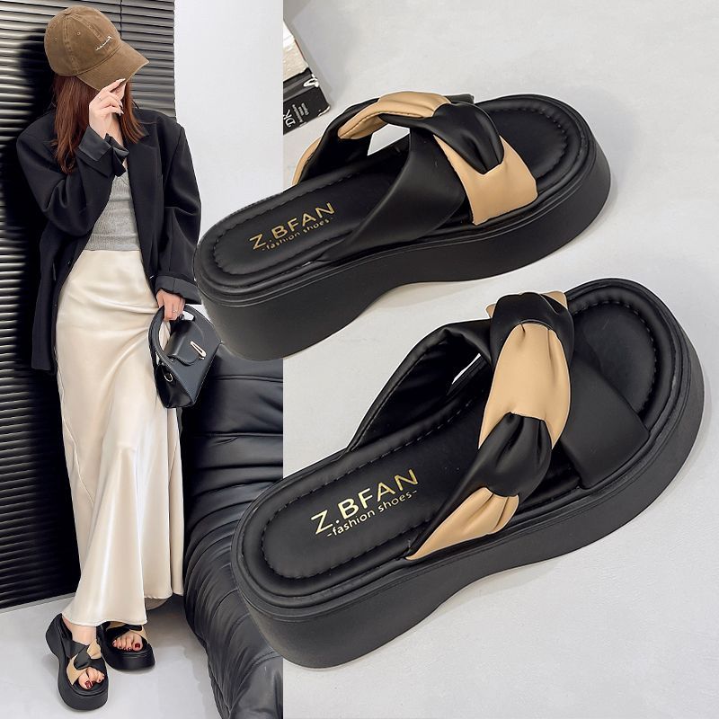 Fashion Shoes Woman 2025 House Slippers Platform Pantofle Flat New Soft Summer Slides Casual Leisure Slippers Women Summer Slides Female