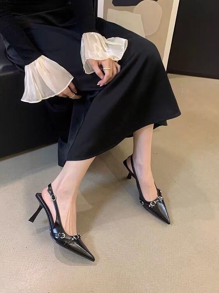 Xiaoxiangfeng black patent leather pointed special-shaped heel high-heeled fashion sandals 2025 spring new supermodel same single shoe