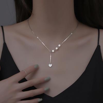 White Fritillaria Love Necklace French High Grade Network Červená Stejný styl Svetrový řetízek Třásně Shell Perlový límec ve tvaru srdce