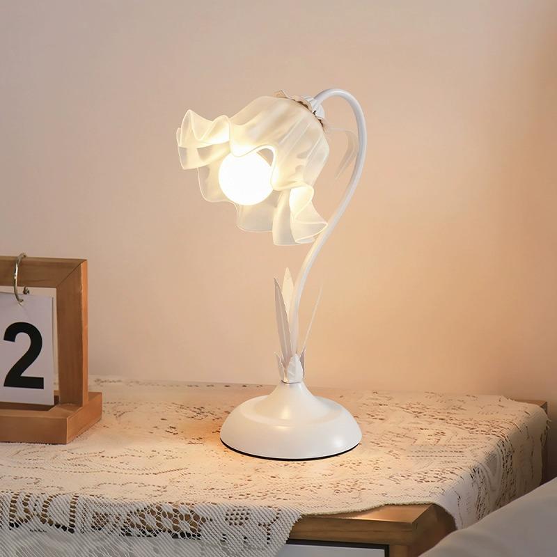 European Table Lamp Night Light Bedroom Bedside Creative Flower Lamp Home Decoration Atmosphere Lamp Valentine's Day Gifts