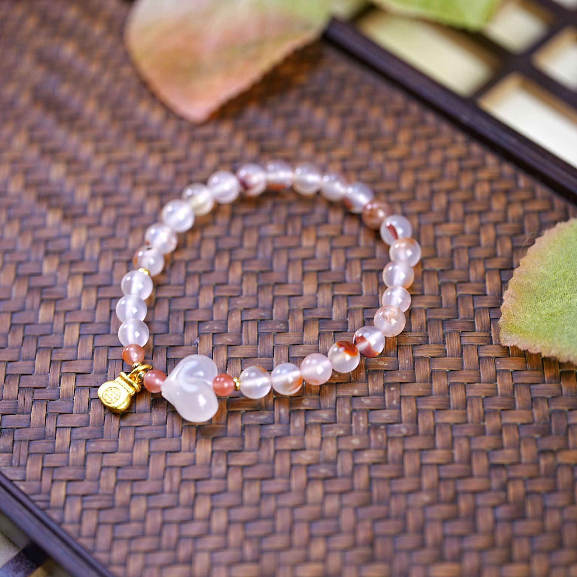 

Элегантный женский браслет из бусин с камнем «кошачий глаз» и агатом в современном китайском стиле.