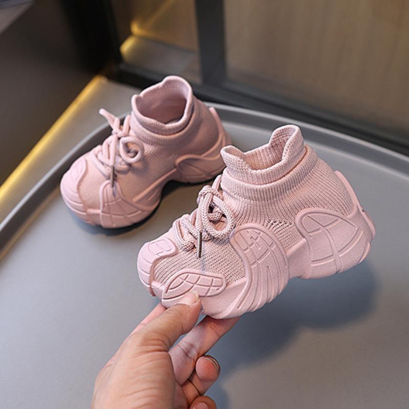 Spring and Autumn Style Boys and Girls Breathable Mesh Comfortable Soft Sole Sports Shoes
